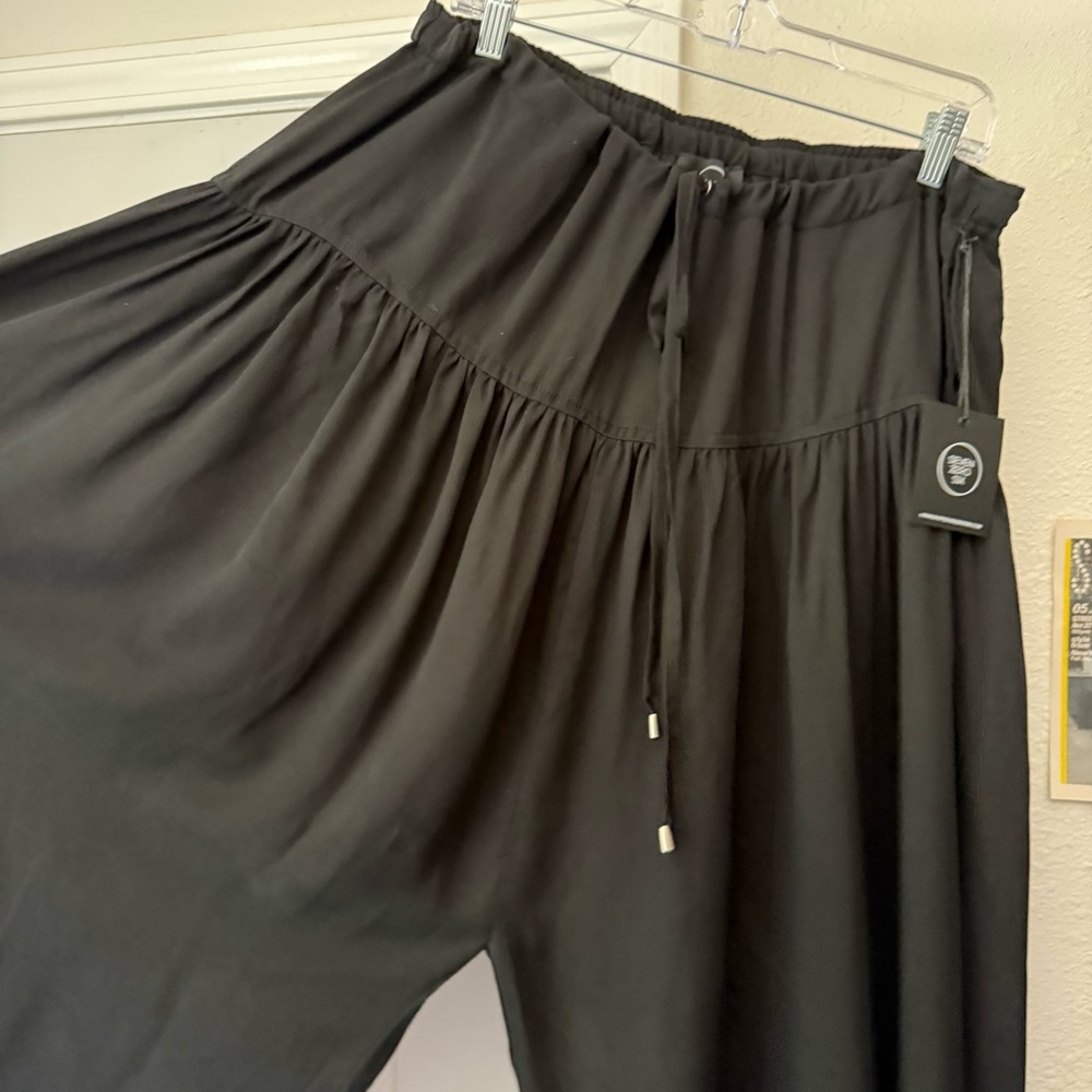 Black Wide Leg Drawstring Pants - Picture 4 of 10